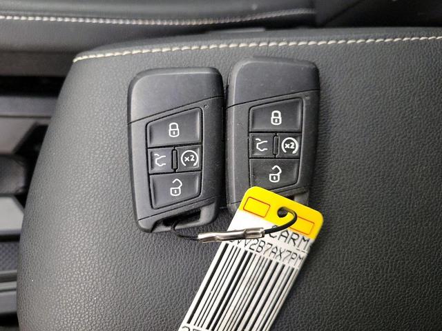 Photo of 2023 Gray Volkswagen Tiguan