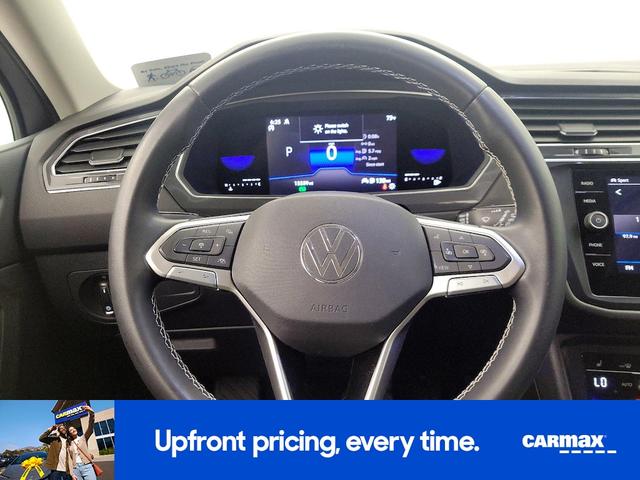Photo of 2023 Gray Volkswagen Tiguan