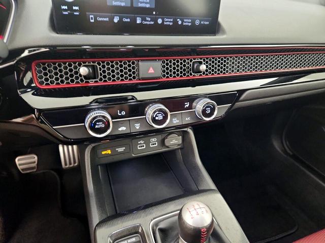 Photo of 2024 Pearl Honda Civic
