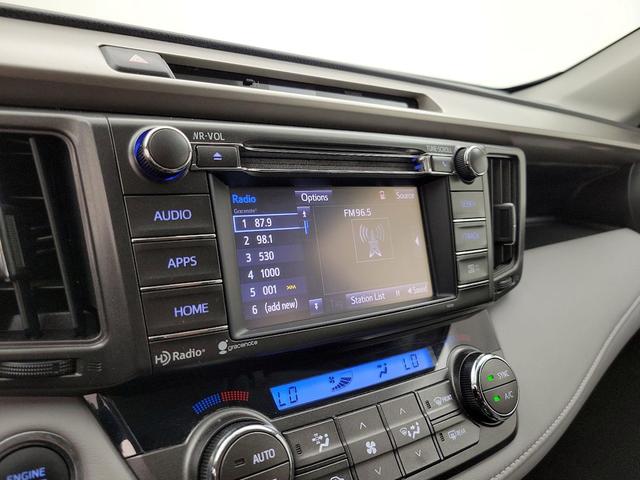 Photo of 2014 White Toyota RAV4