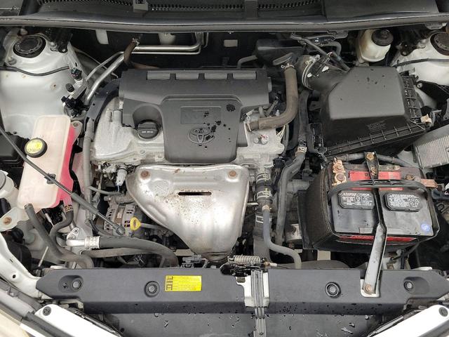 Photo of 2014 White Toyota RAV4