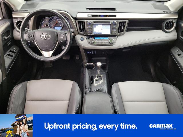 Photo of 2014 White Toyota RAV4