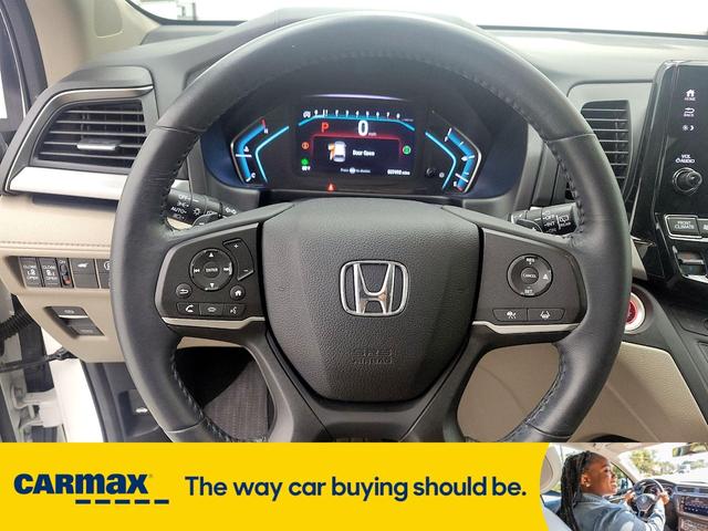 Photo of 2022 White Honda Odyssey