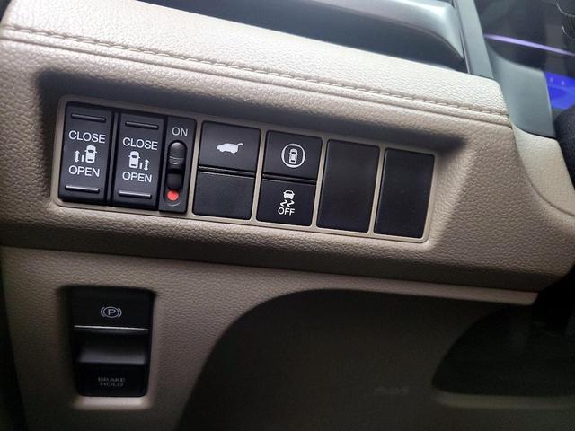 Photo of 2022 White Honda Odyssey