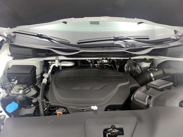 Photo of 2022 White Honda Odyssey