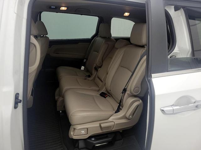 Photo of 2022 White Honda Odyssey