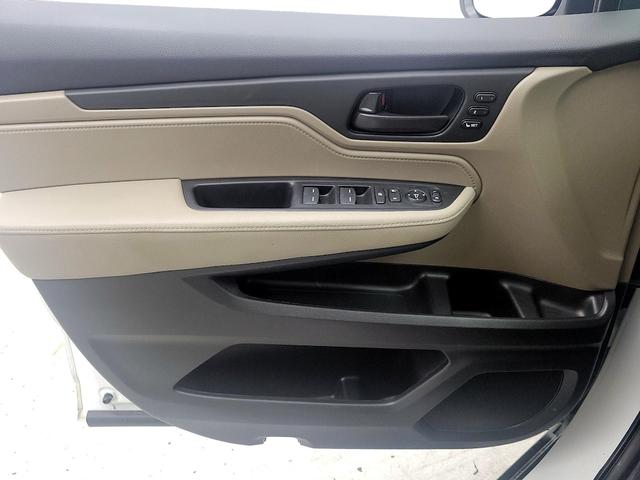 Photo of 2022 White Honda Odyssey