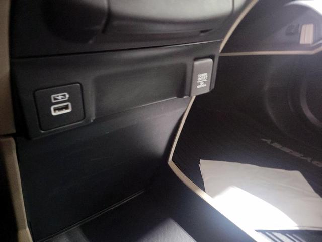 Photo of 2022 White Honda Odyssey