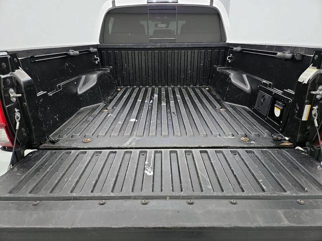 Photo of 2019 White Toyota Tacoma