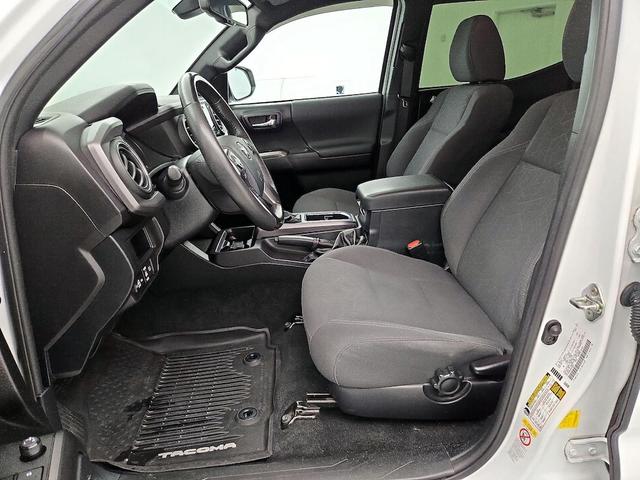 Photo of 2019 White Toyota Tacoma