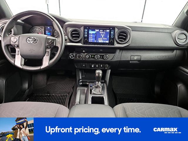 Photo of 2019 White Toyota Tacoma