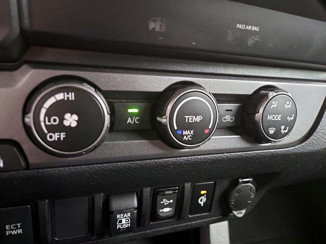Photo of 2019 White Toyota Tacoma