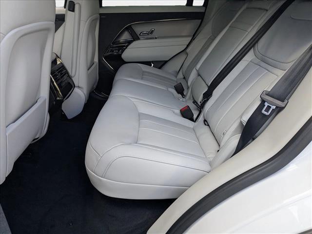 Photo of 2025 Ostuni Pearl White Premium Metallic Land Rover Range Rover Sport
