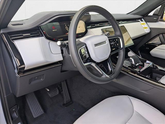 Photo of 2025 Ostuni Pearl White Premium Metallic Land Rover Range Rover Sport