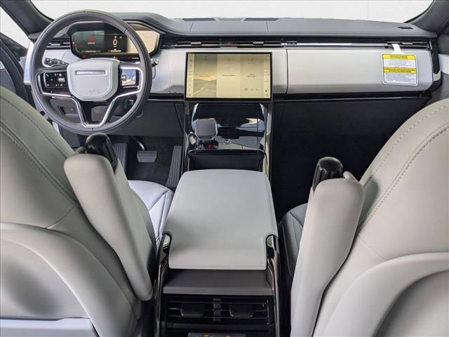 Photo of 2025 Ostuni Pearl White Premium Metallic Land Rover Range Rover Sport