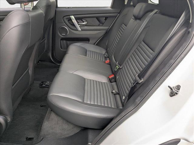 Photo of 2024 Fuji White Land Rover Discovery Sport