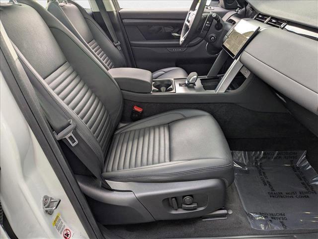 Photo of 2024 Fuji White Land Rover Discovery Sport