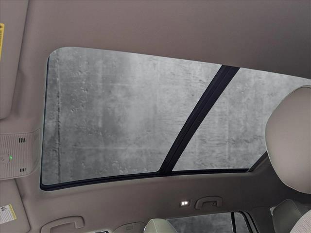 Photo of 2024 Opal White Pearl Volkswagen Atlas
