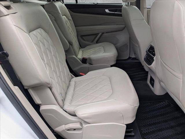 Photo of 2024 Opal White Pearl Volkswagen Atlas