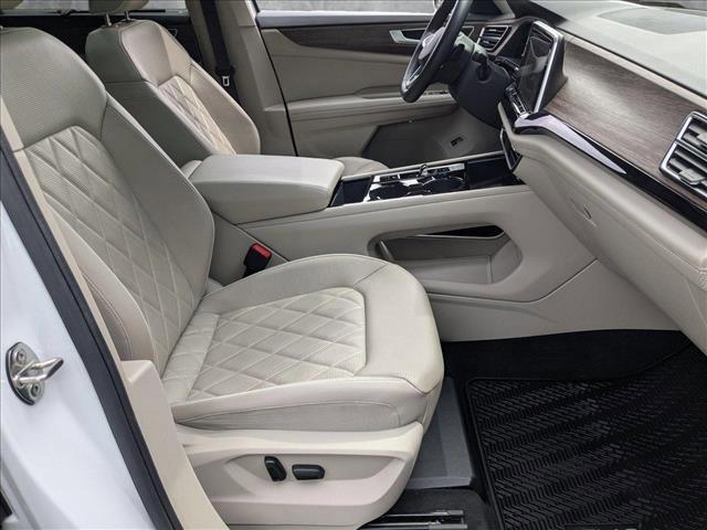 Photo of 2024 Opal White Pearl Volkswagen Atlas