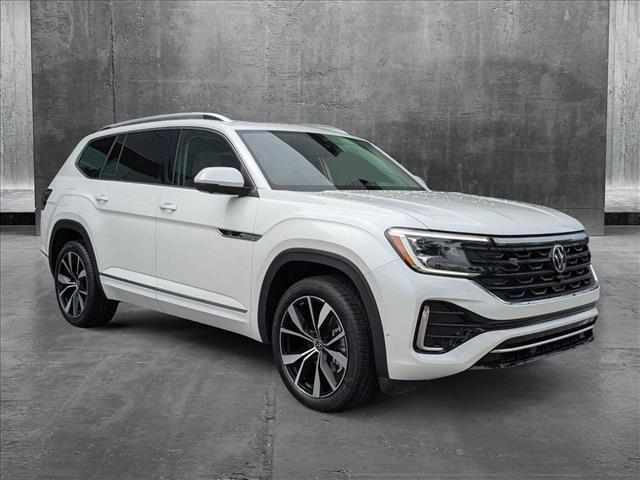 Photo of 2024 Opal White Pearl Volkswagen Atlas