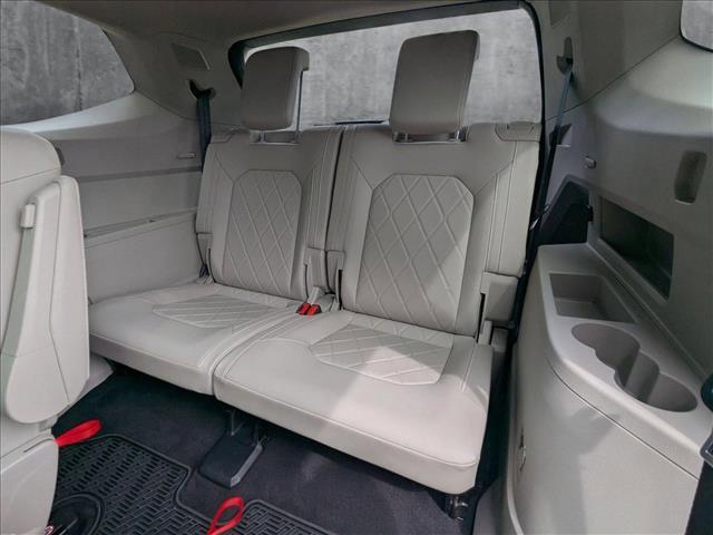 Photo of 2024 Opal White Pearl Volkswagen Atlas