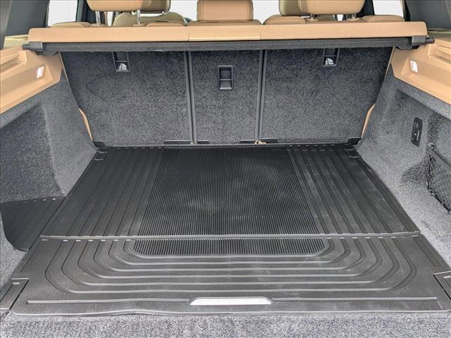 Photo of 2023 Fuji White [White] Land Rover Range Rover