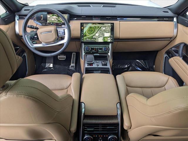 Photo of 2023 Fuji White [White] Land Rover Range Rover