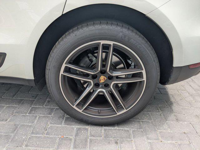 Photo of 2021 Carrara White Metallic Porsche Macan