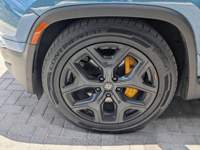 Photo of 2022 Rivian Blue [Blue] Rivian R1T