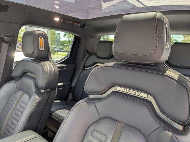 Photo of 2022 Rivian Blue [Blue] Rivian R1T