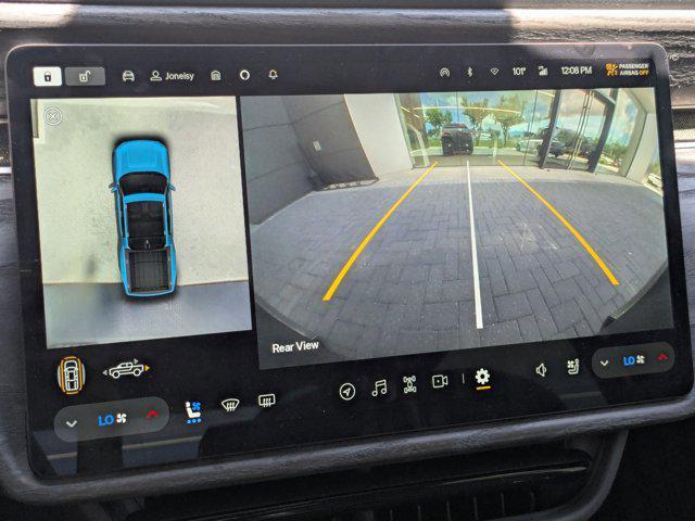 Photo of 2022 Rivian Blue [Blue] Rivian R1T