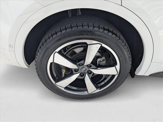 Photo of 2023 White Audi Q5
