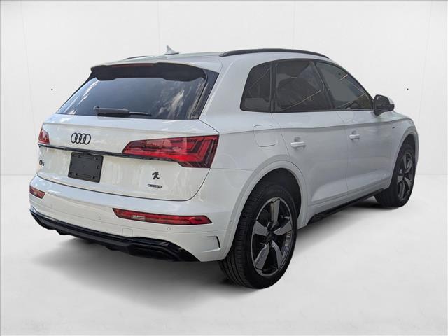 Photo of 2023 White Audi Q5