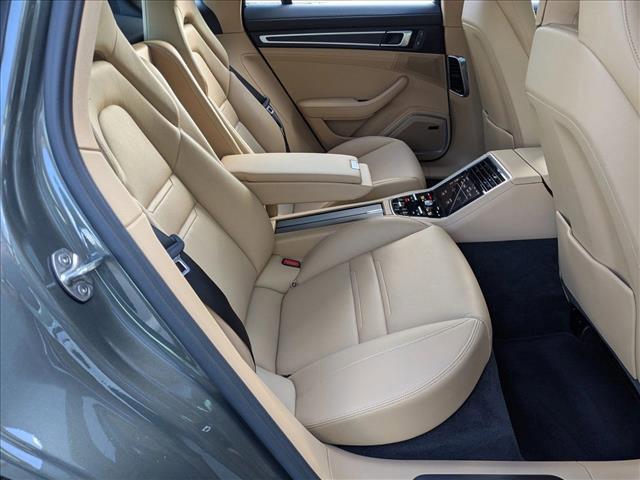 Photo of 2022 Aventurine Green Metallic Porsche Panamera