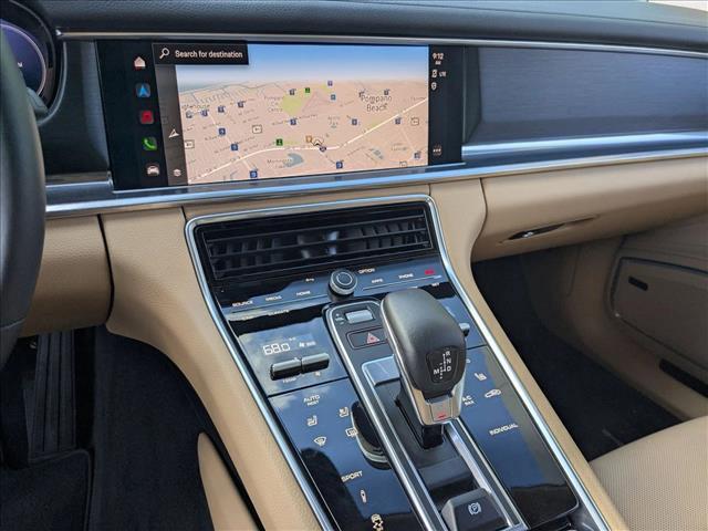 Photo of 2022 Aventurine Green Metallic Porsche Panamera