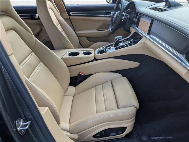 Photo of 2022 Aventurine Green Metallic Porsche Panamera