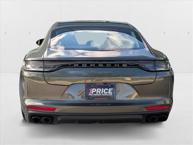 Photo of 2022 Aventurine Green Metallic Porsche Panamera