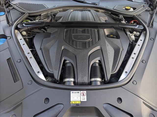 Photo of 2022 Aventurine Green Metallic Porsche Panamera