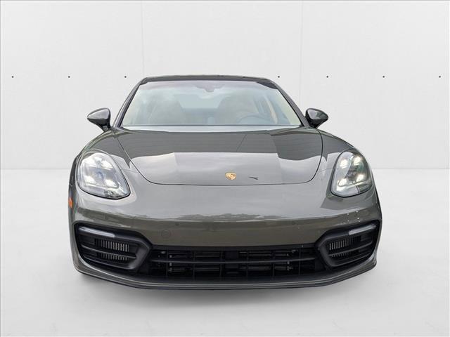 Photo of 2022 Aventurine Green Metallic Porsche Panamera