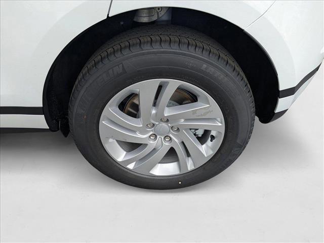 Photo of 2026 Fuji White Land Rover Range Rover Evoque