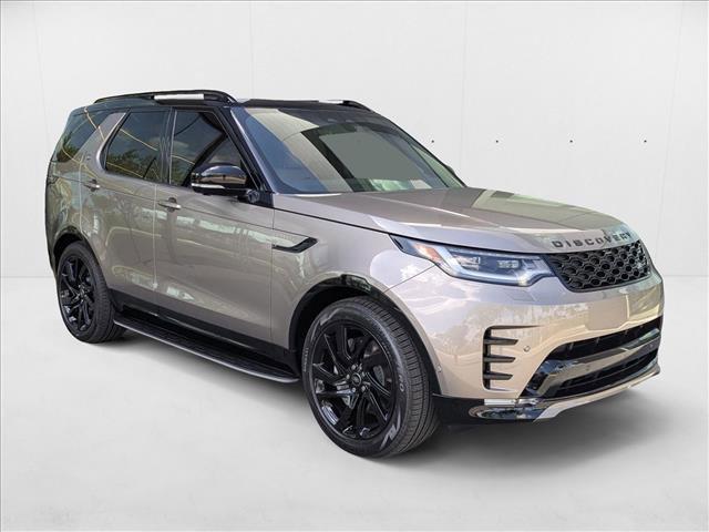 Photo of 2025 Lantau Bronze Metallic Land Rover Discovery