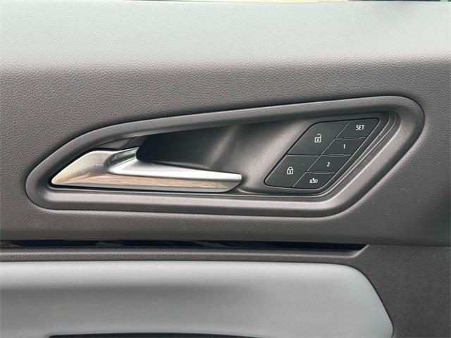 Photo of 2025 Raven Black Honda Prologue