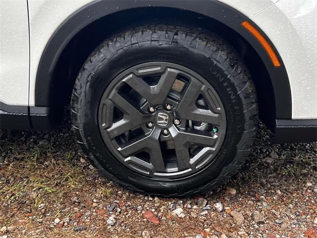 Photo of 2026 Platinum White Pearl Honda CR-V Hybrid
