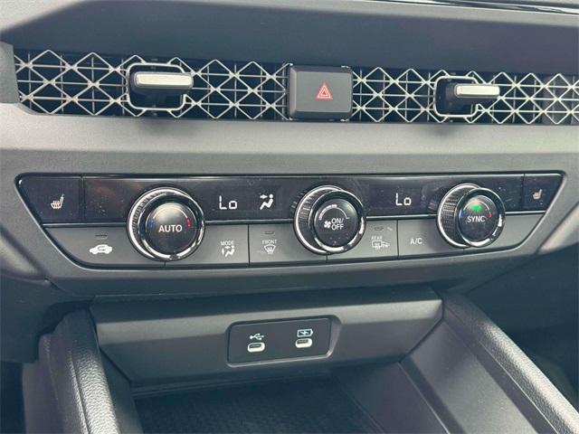 Photo of 2025 Crystal Black Pearl Honda Accord