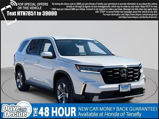 Photo of 2025 Platinum White Pearl Honda Pilot