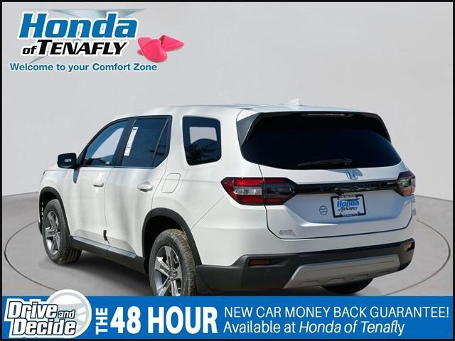 Photo of 2025 Platinum White Pearl Honda Pilot