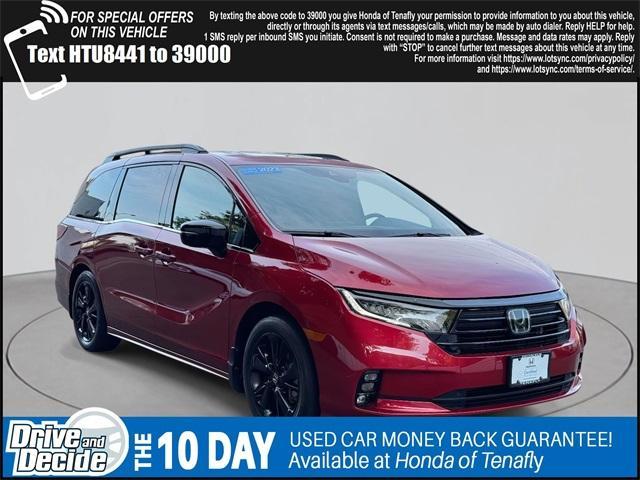 Photo of 2023 Red Honda Odyssey