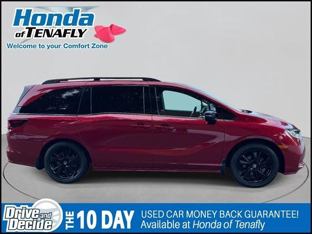 Photo of 2023 Red Honda Odyssey