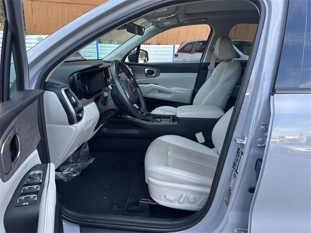 Photo of 2023 Wolf Gray Kia Sorento